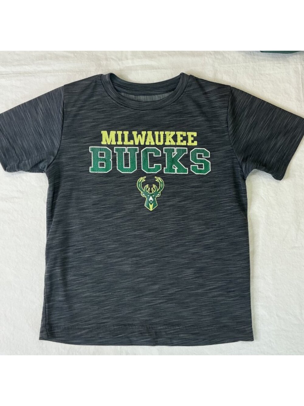 Milwaukee Bucks Youth NBA Graphic Tee Shirt Gray Short Sleeve S 6-7